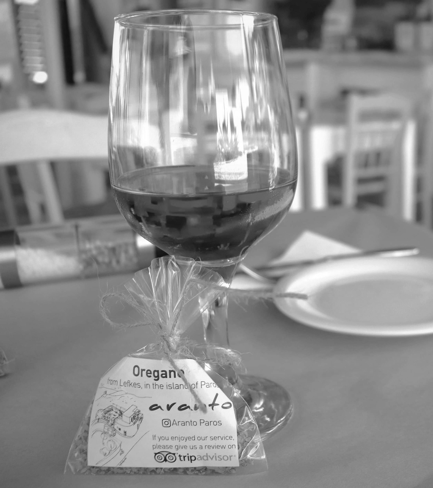 aranto wine oregano grayscale
